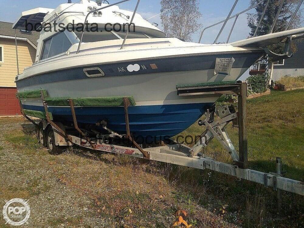 Bayliner 2556 Ciera Command Bridge avis et fiche technique 