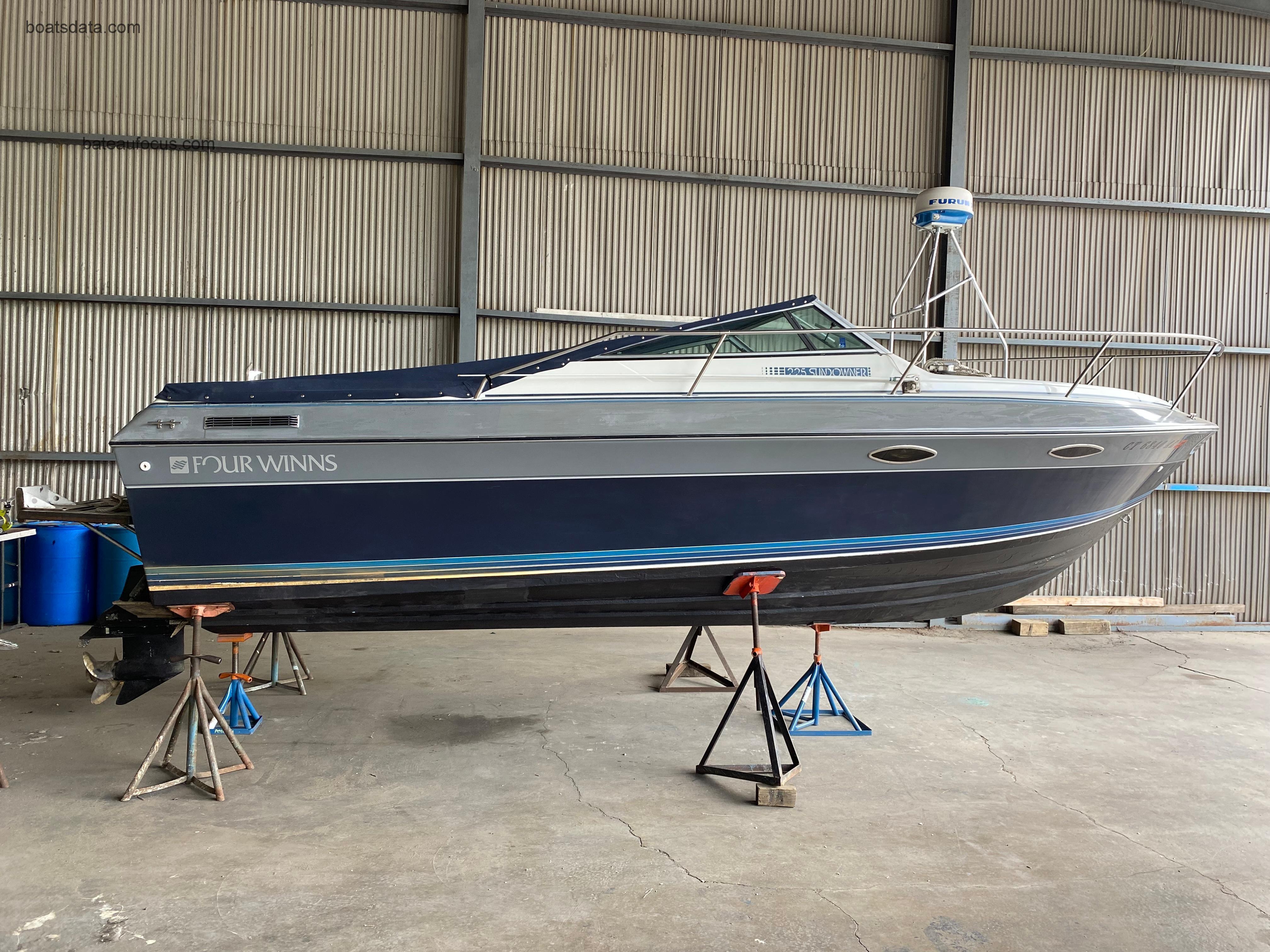 Four Winns 225 Sundowner fiche technique et avis