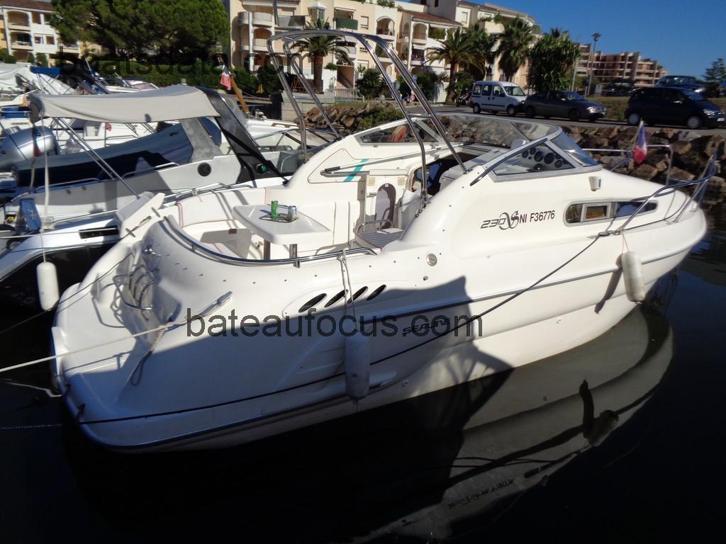 Sealine 230 Senator avis et fiche technique 