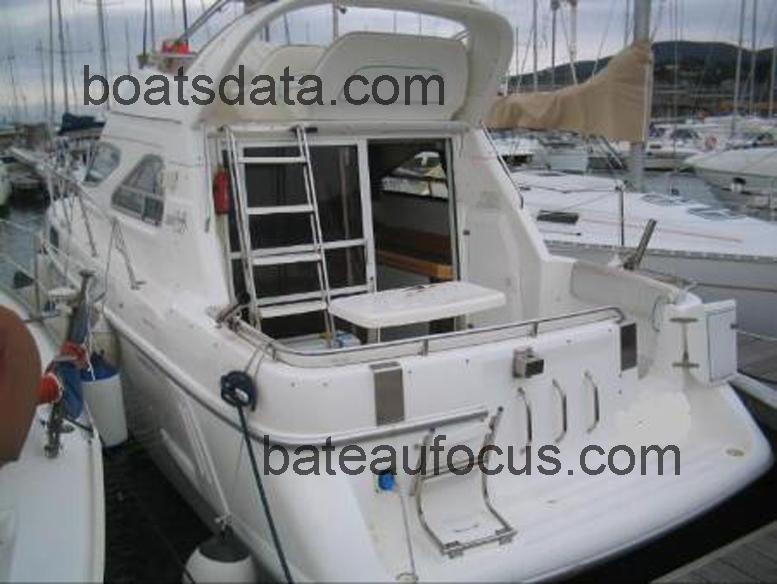 Sealine 320 Fly avis et fiche technique 
